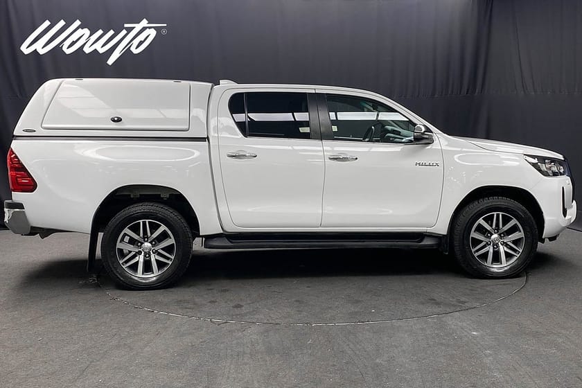 Bild 3 av Toyota Hilux Dubbelhytt DH 2.8 4WD 204HK /Kåpa /Drag /Moms