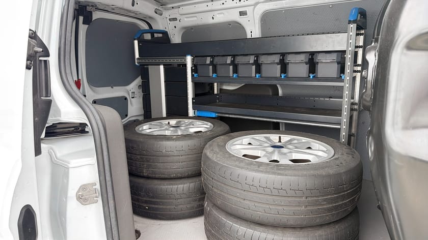 Bild 5 av Ford Transit Connect 230 LWB L2 1,5L 100HK Inredning skåp / Värmare / Carplay