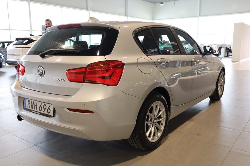Bild 5 av BMW 118i Steptronic Advantage PDC Connected Blåtand