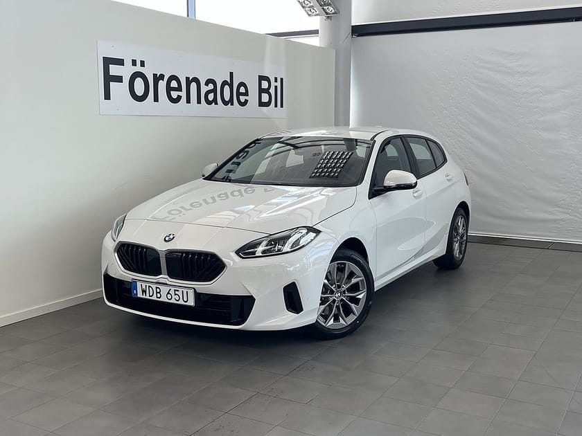 Bild 1 av BMW 120 PRIVATLEASING fr. 3.445 kr/mån Auto 17" Rattvärme