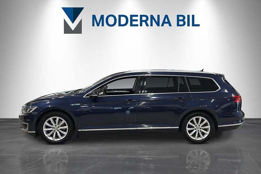 Bild 3 av Volkswagen Passat Variant GTE 1.4 TSI DSG 218hk B-kam Adaptiv CarPlay Värmare
