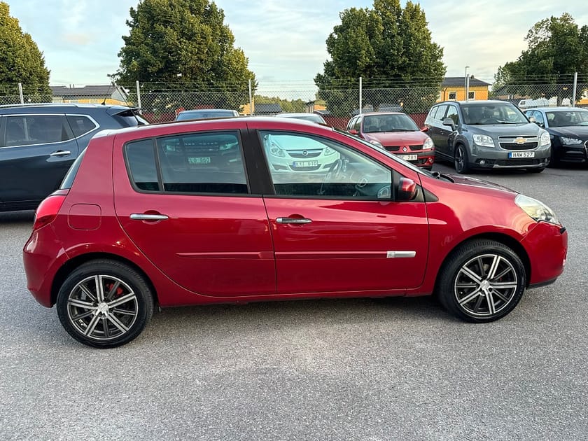 Bild 5 av Renault Clio  Halvkombi 1.2 E85 75hk|NYBESS|FULLSERVAD|MoV|