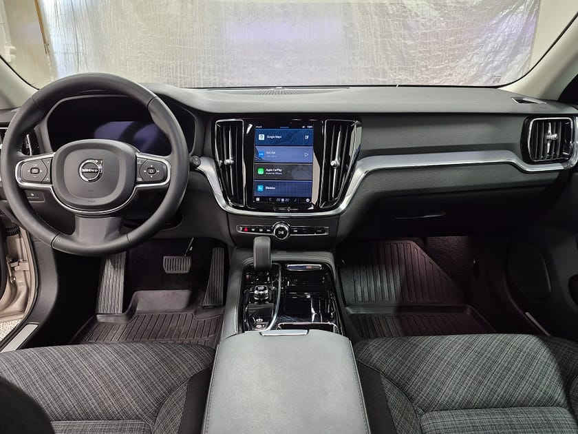 Bild 4 av Volvo V60 T6 Recharge Core Bright plug in AWD 350HK 4x4