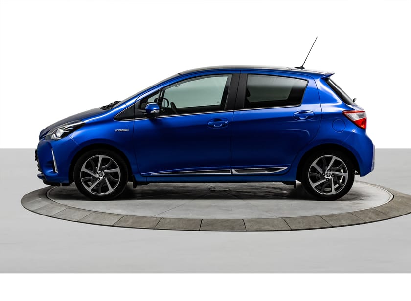 Bilde 3 av Toyota Yaris Hybrid Lav km Automat Glasstak Ryggekamera Alu DAB+++