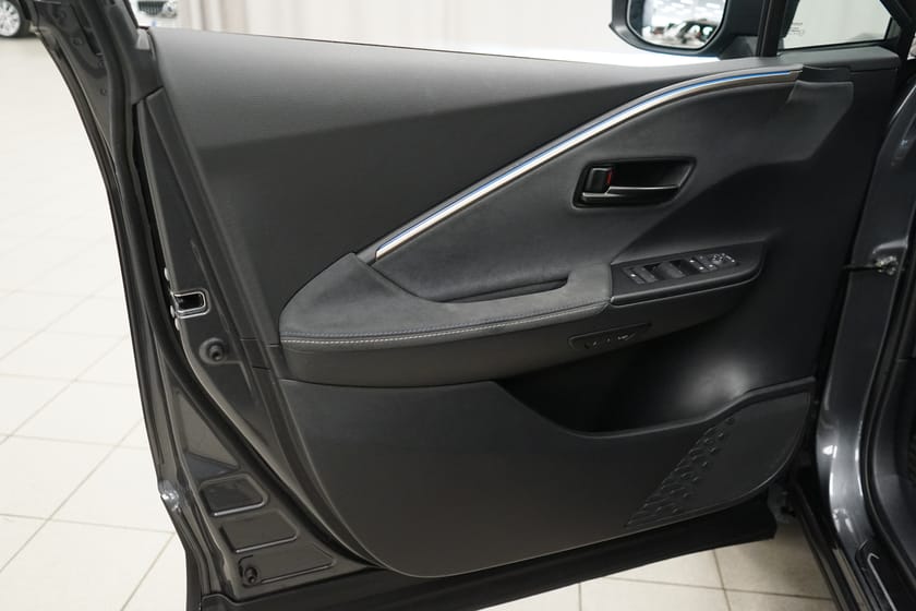 Bild 5 av Toyota C-HR Hybrid AWD-i | Drag | HUD |