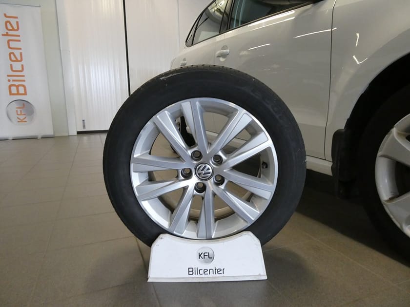 Bild 2 av Volkswagen Polo 5-dörrar 1.2 TSI *NYKAMREM* Nyservad Vinterhjul