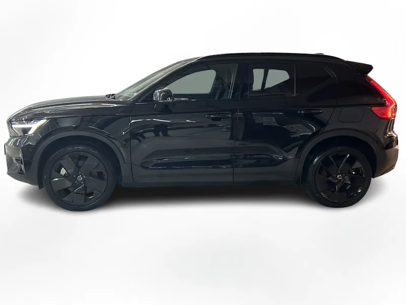 Bild 3 av 14 – Volvo EX40 Single Motor Extended Range M R Ultra Black Edt