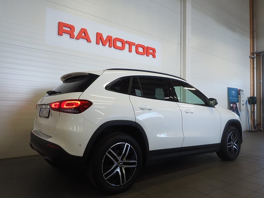 Bild 5 av Mercedes-Benz GLA 200 d 8G-DCT Progressive Line Pano Drag Navi Kamera