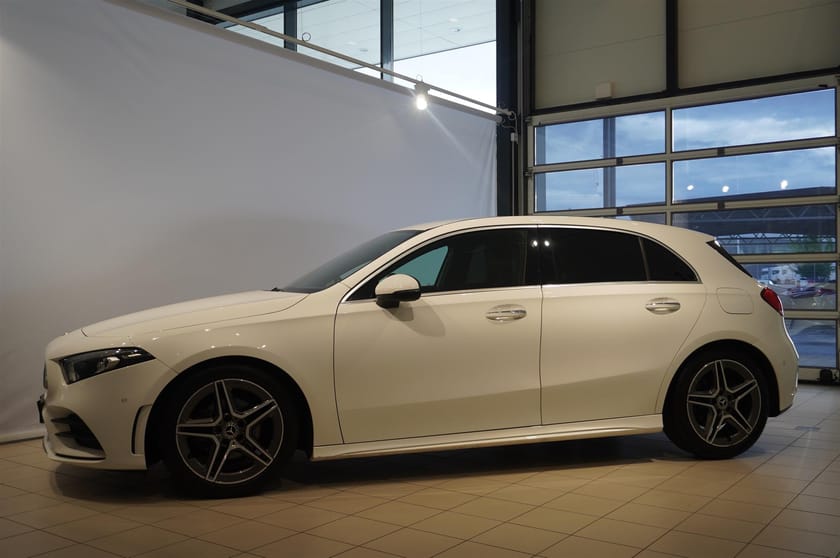 Bild 3 av Mercedes-Benz A 200 AMG 7g-DCT Widescreen Amblight Kamera