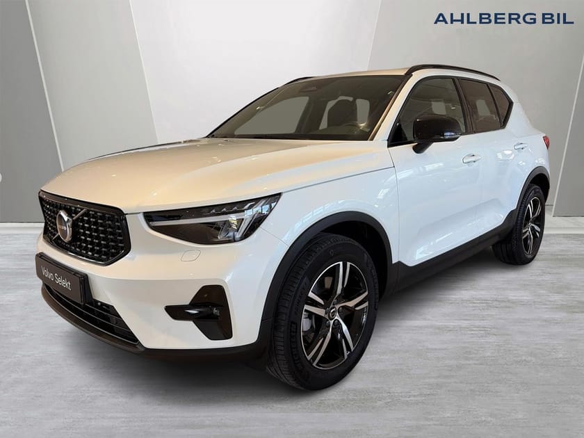 Bild 5 av Volvo XC40 B3 FWD Bensin Plus Dark, Klimatpaket, Förarstödpaket, Parkeringskamera Bak, Baklucka Elmanövrerad, Google Maps