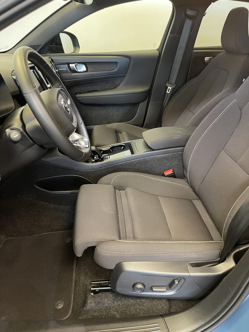 Bild 5 av Volvo C40 Recharge Single Motor Ultimate / Dragkrok / Panoramaglas tak / Tonade rutor /