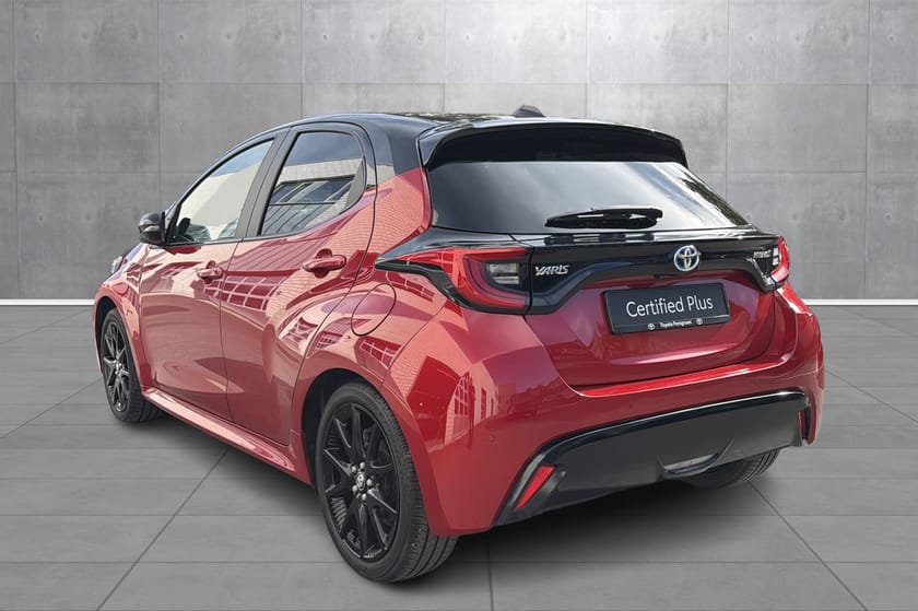 Bilde 3 av Toyota Yaris Hybrid 1,5 Style Tech Bi-Tone Panorama