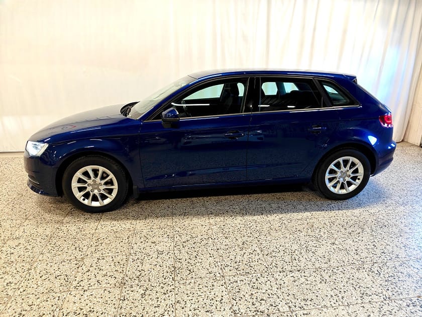 Bild 2 av Audi A3 Sportback 1.2 TFSI, 110hk Attraction, V-Hjul, M-Värmare