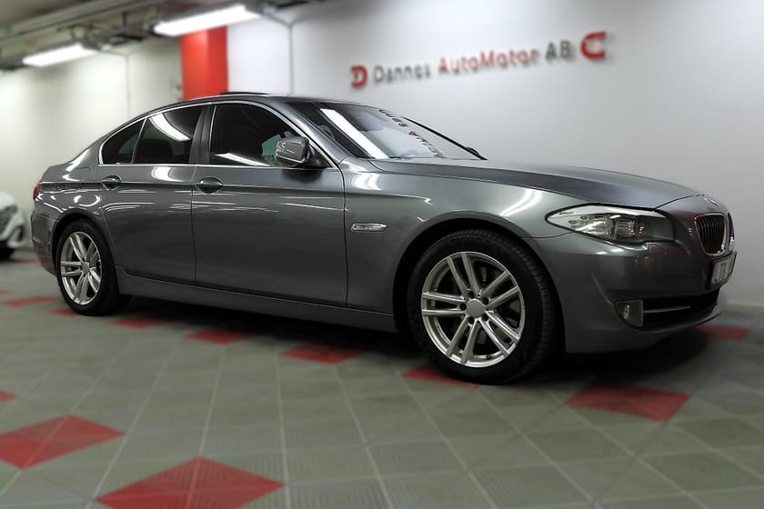 Bild 5 av BMW 530d xDrive Sedan Steptronic Taklucka SoV Hjul Värmare HiFi Skinn