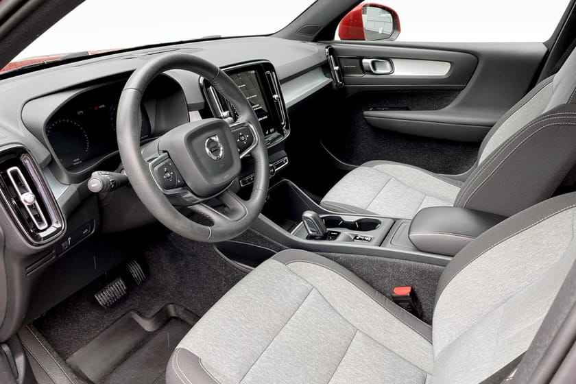 Bild 5 av Volvo XC40 B4 FWD Bensin Momentum Advanced SE