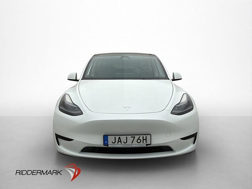 Bild 3 av Tesla Model Y Standard Range RWD Dragkrok Autopilot MOMS