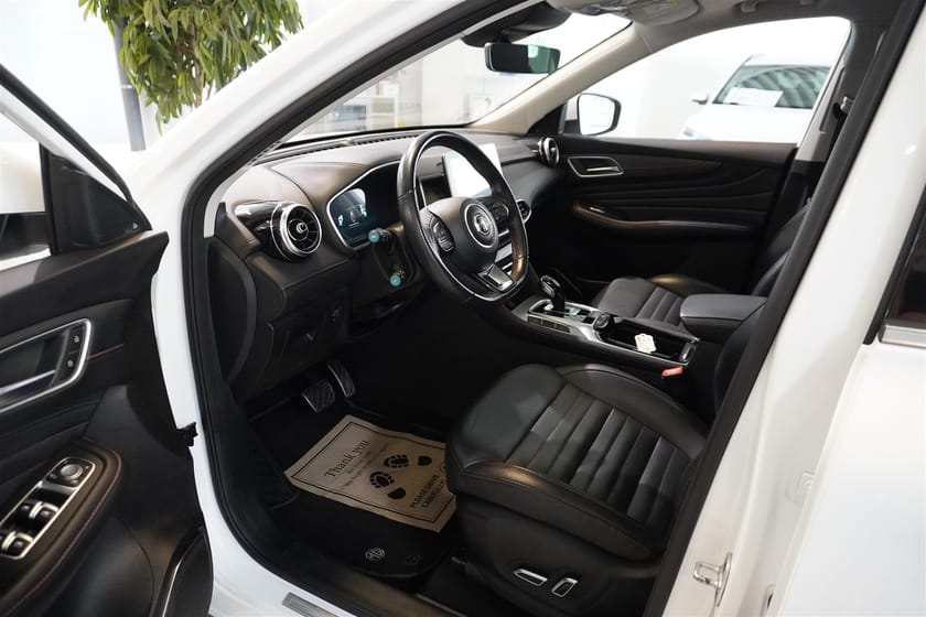 Bild 2 av MG EHS PHEV Luxury Pano Kamera El Stol