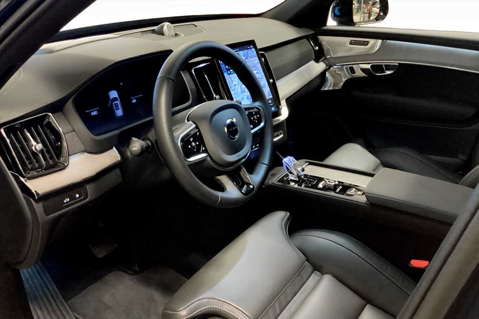 Volvo XC90 T8 Plug-In Hybrid AWD 2027, photo 6/10