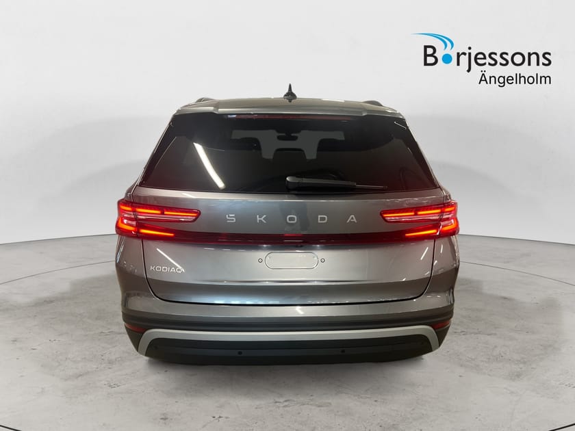 Bild 4 av Škoda Kodiaq SELECTION 1,5 TSI M-HEV 150 HK DSG, Drag, Elstolar