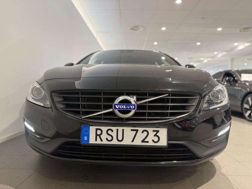 Bild 2 av Volvo V60 T3 Classic Edition / Dragkrok / Sensorer / Rattvärmare /