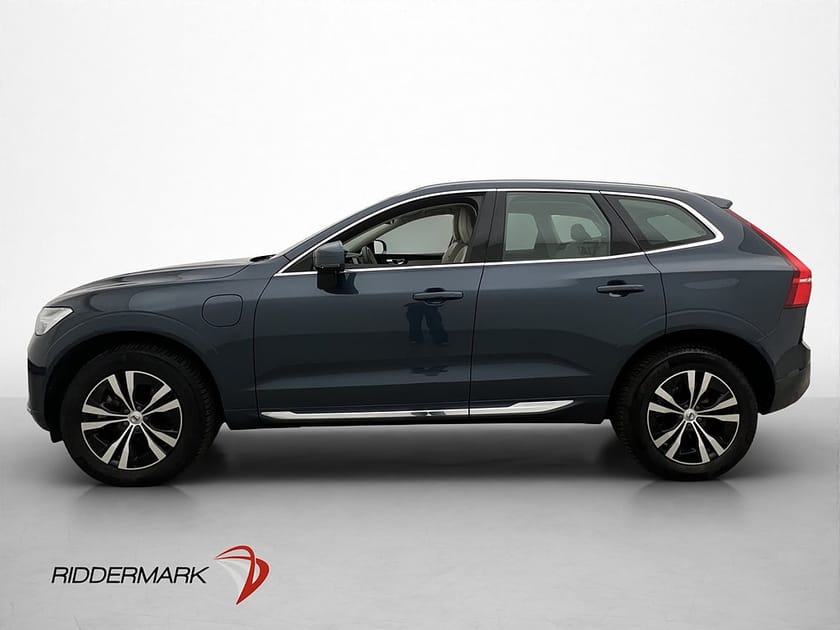 Bild 2 av Volvo XC60 T6 AWD Core Edition Värm Pano Kamera Navi Skinn