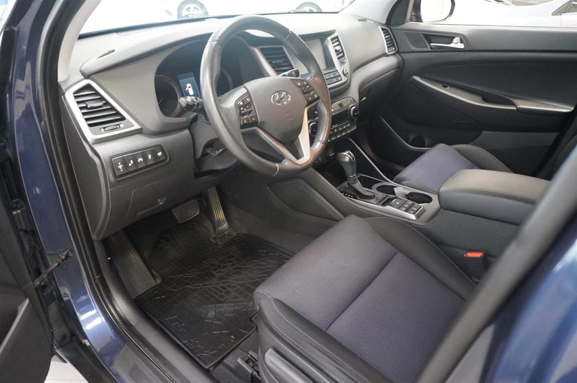 Bild 2 av Hyundai Tucson 2.0 CRDi-R ComfortPlus 4WD 136 hk Aut