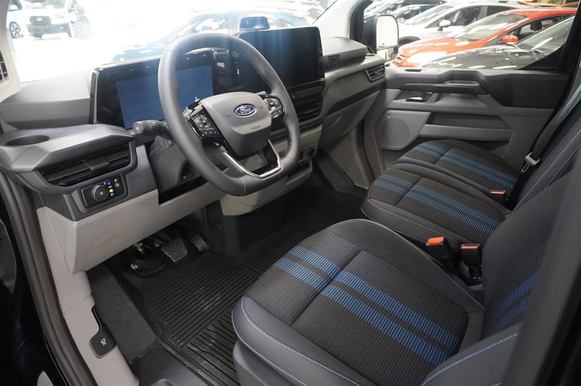 Bild 2 av Ford E-Transit Custom 340 AWD E-Custom Skåp Sport 340l Elmotor 210kw 286hk 1-Växlad El