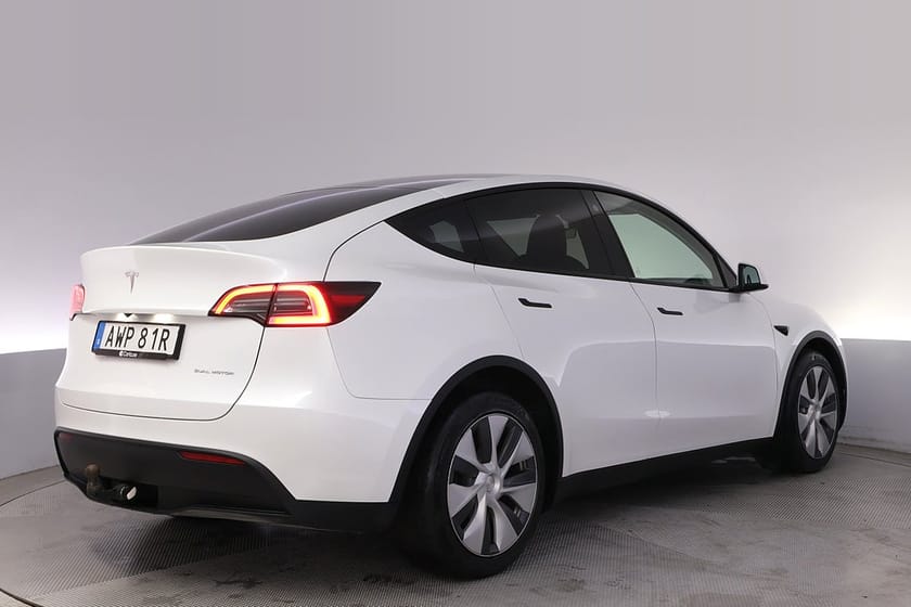 Bild 5 av Tesla Model Y Long Range AWD Autopilot Panorama Drag