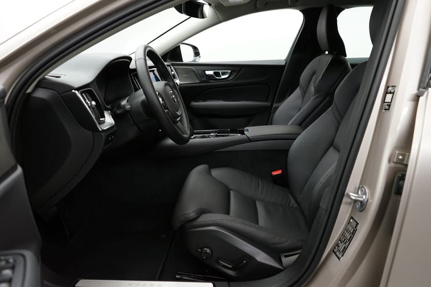 Bild 5 av Volvo V60 T6 Plus Dark Nordic Edition, Navigation, HarmanKardon PremiumSound