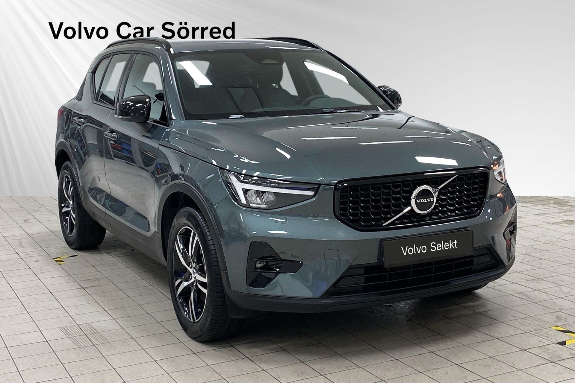Volvo XC40 B4 FWD Bensin Plus Dark 2026, bild 6/10