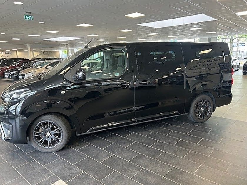 Bild 2 av Toyota Proace Verso 2.0 Premium 8 Sits / Fullt Utrustad / Drag / Värmare