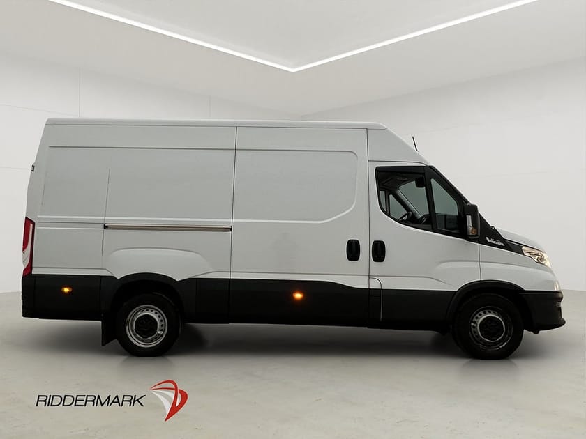 Bild 2 av Iveco Daily 35-140 Van L3H2 2.3JTD FLYTTBIL Värm 3-Sit Farthållare Moms