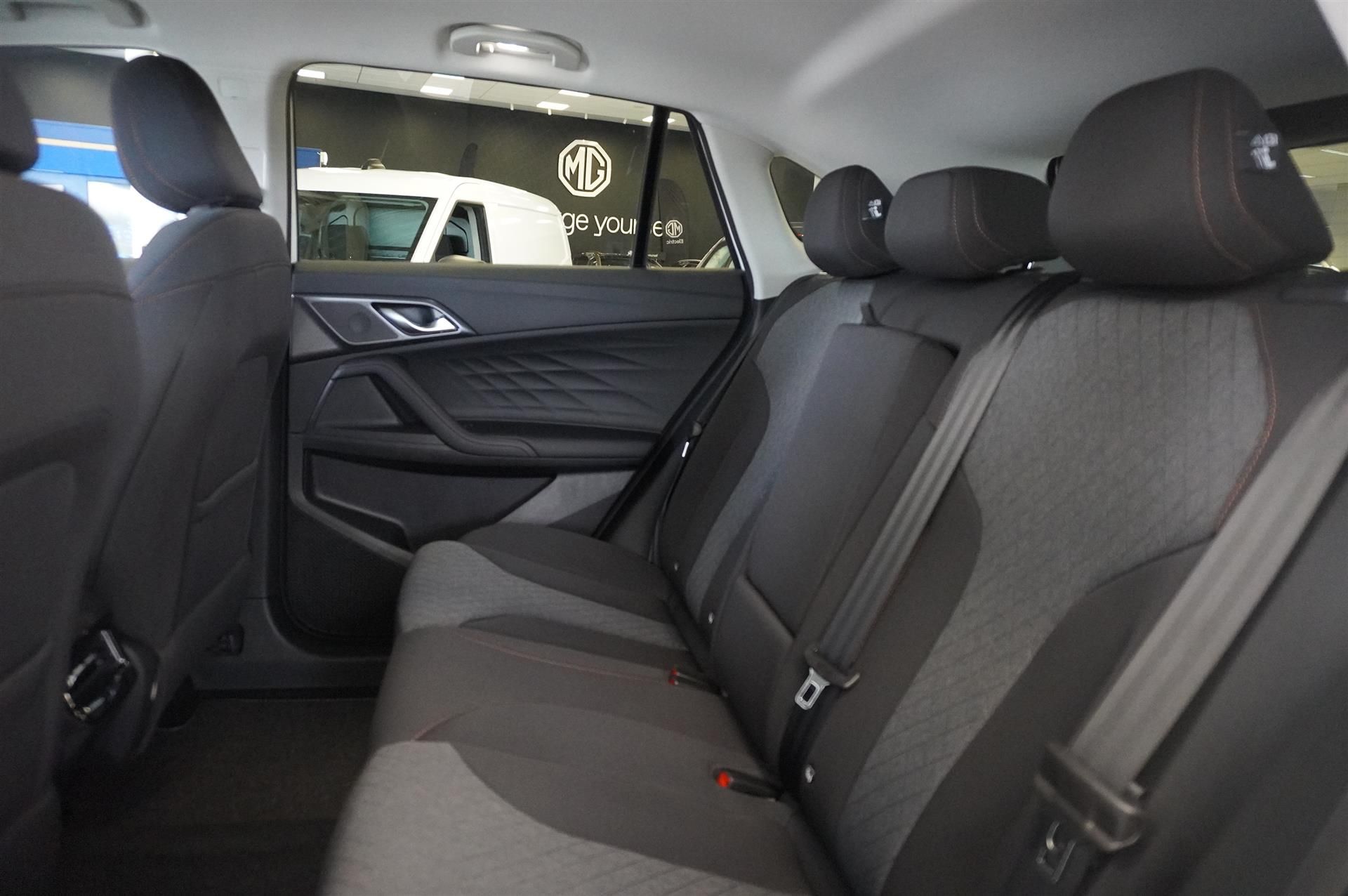 MG HS Comfort 1.5T AT 2025, bild 6/10