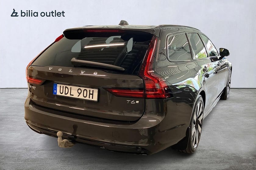 Bild 4 av Volvo V90 T6 Plug-in AWD Plus Dark Nordic Edition 360° H&K Drag