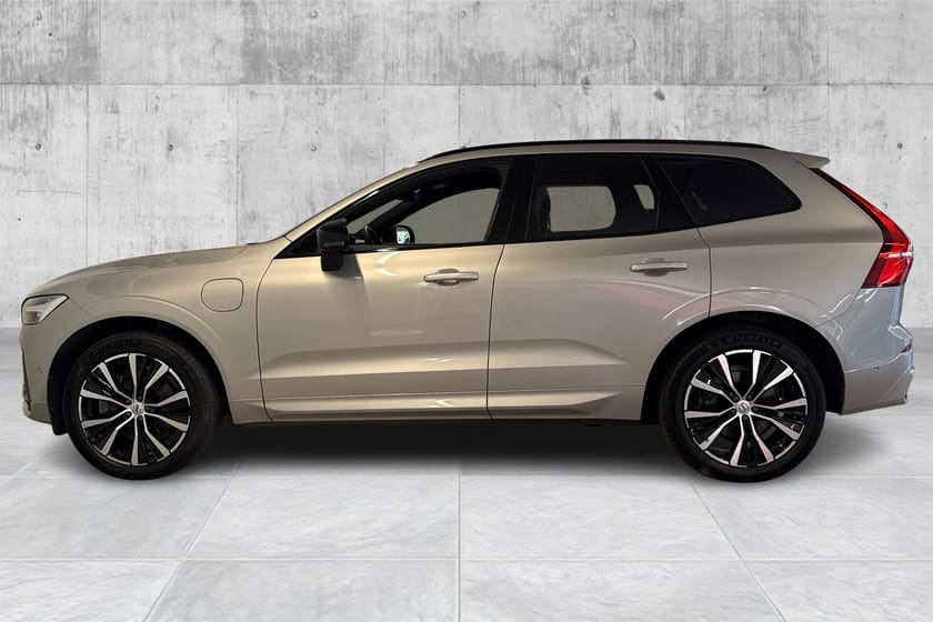 Bilde 2 av Volvo XC60 Recharge T8 Plus Dark/360/Krok/20"/Harman&Kardon