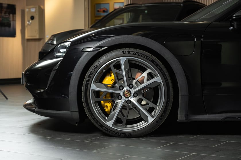 Bilde 2 av Porsche Taycan 4 Cross Turismo Ekstr.utstyr kr652000/Night/Rear-axel/18-vei/BOSE/HUD
