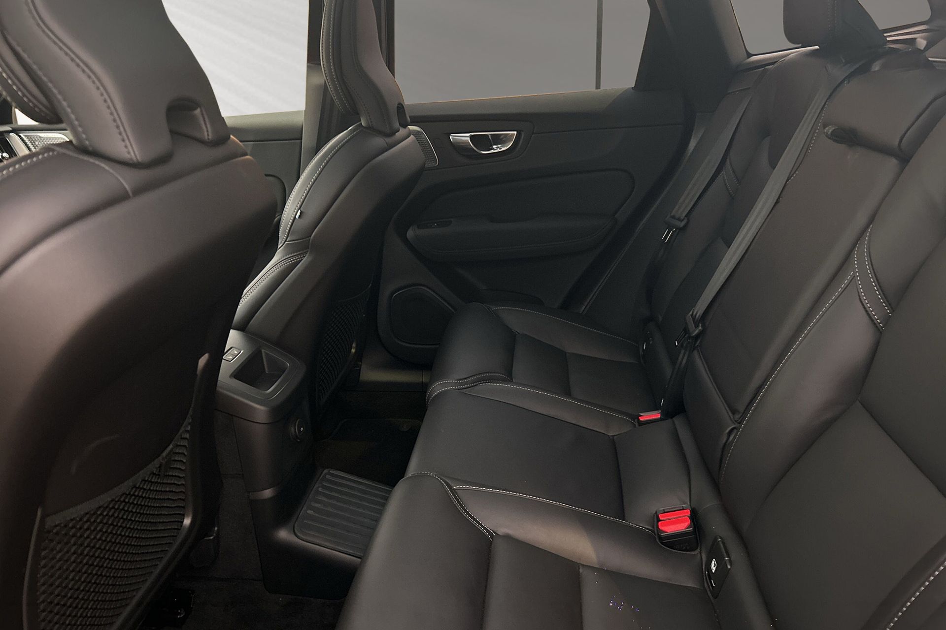Volvo XC60 T6 Plus Dark Nordic Edition 2027, kuva 7/10