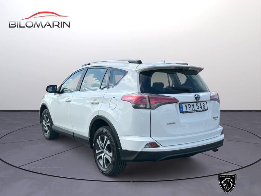 Bild 5 av Toyota RAV4 2.0 VVT-i AWD 151hk/MOTORVÄRMARE/BACKKAMERA/NYSERVAD/SoV