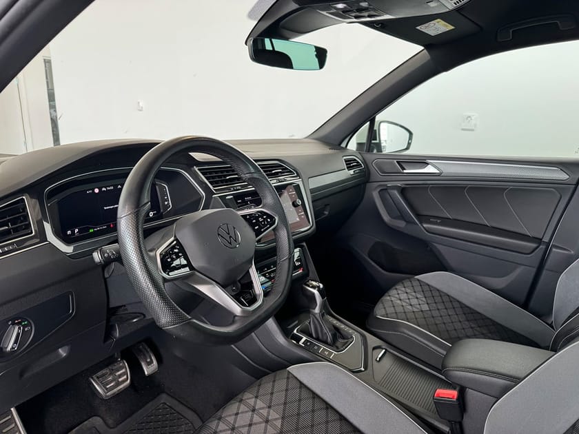 Bild 4 av Volkswagen Tiguan eHybrid 1.4 TSI R-Line | Cockpit | Drag |
