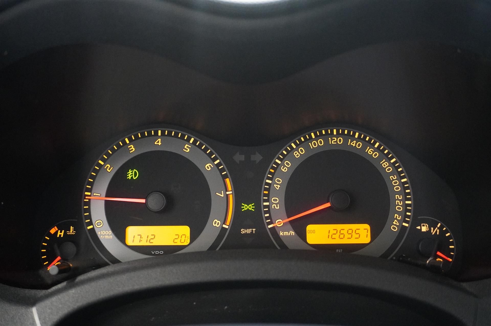 Toyota Auris 2012, kuva 7/10