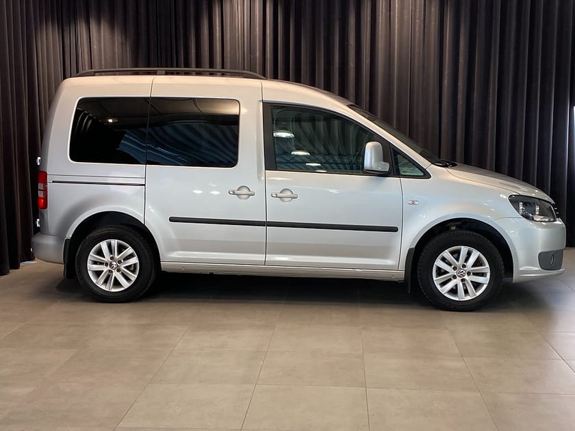 Bild 5 av Volkswagen Caddy Life / Dragkrok / Sommar & Vinterhjul / Nybesiktigad