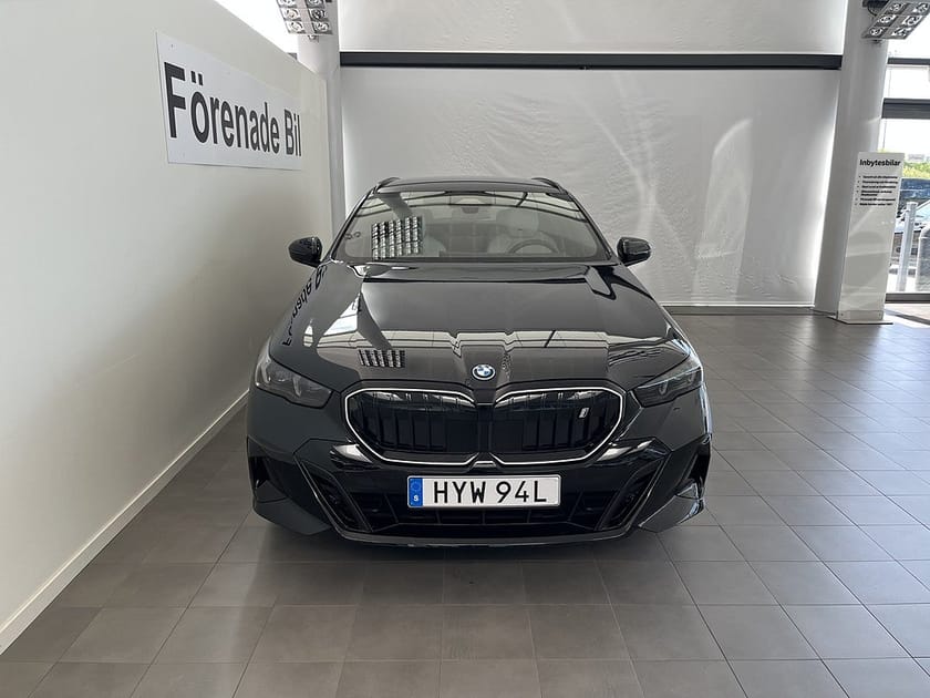 Bild 2 av BMW i5 xDrive40 Touring M Sport Pro Drag H/K 19" Rattvärme