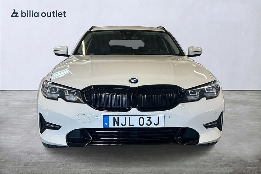 Bild 3 av BMW 330e xDrive Touring aut Sport line 292hk Navi Drag B-kamera