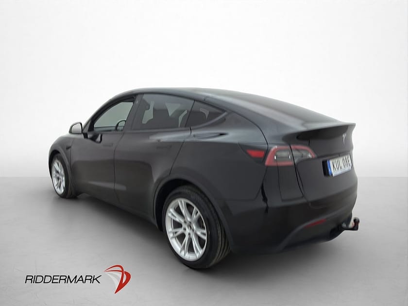 Bild 3 av Tesla Model Y Long Range AWD Pano Kamera Drag AP Skinn Moms