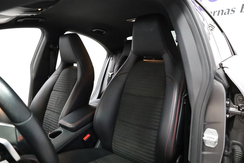 Bild 5 av Mercedes-Benz CLA 200 7G-DCT AMG Line / Backkamera