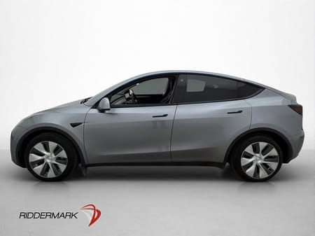 Tesla Model Y Standard Range RWD Pano Drag Autopilot Svensksåld