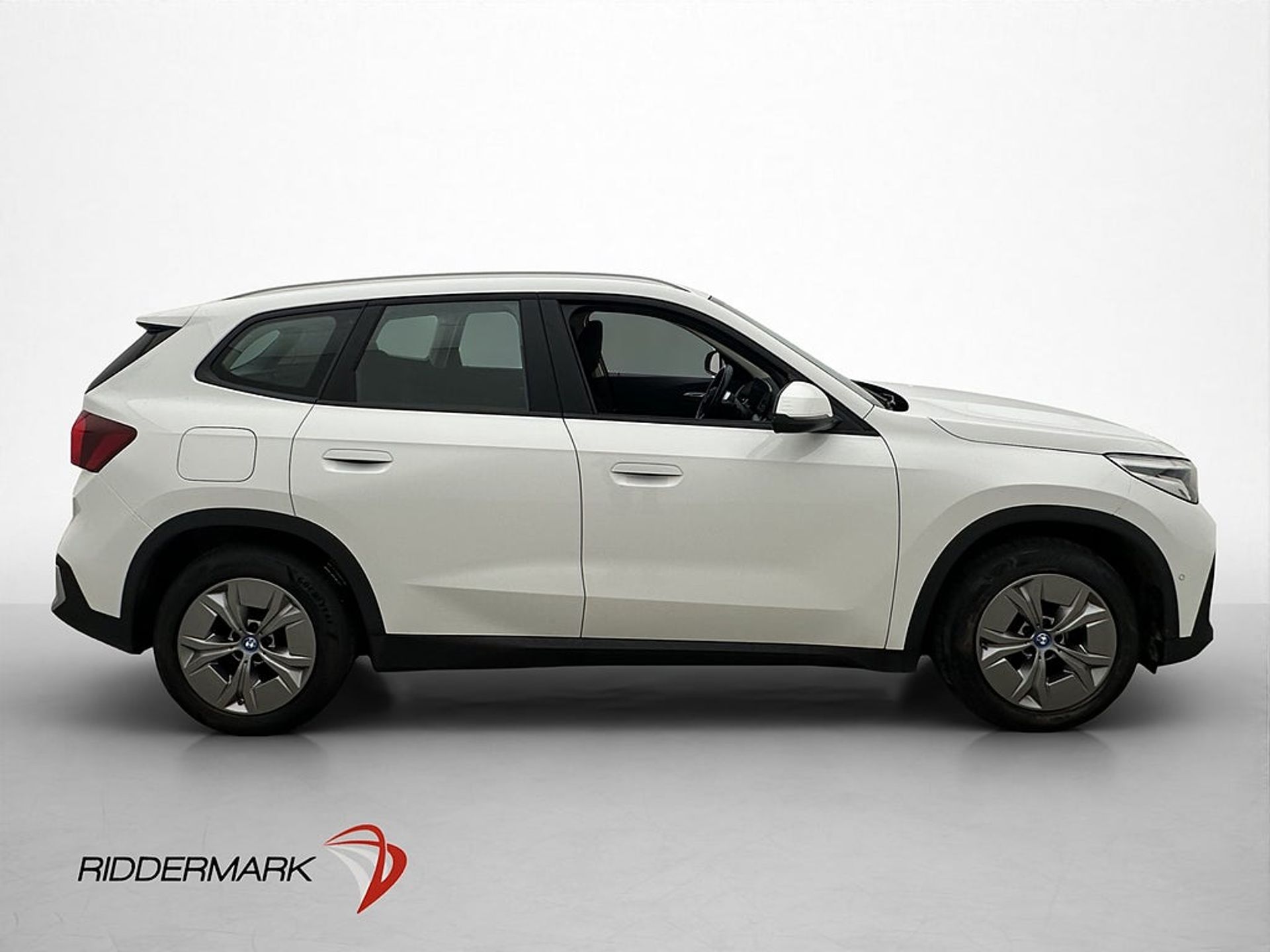 BMW iX1 xDrive30 2023, kuva 7/34
