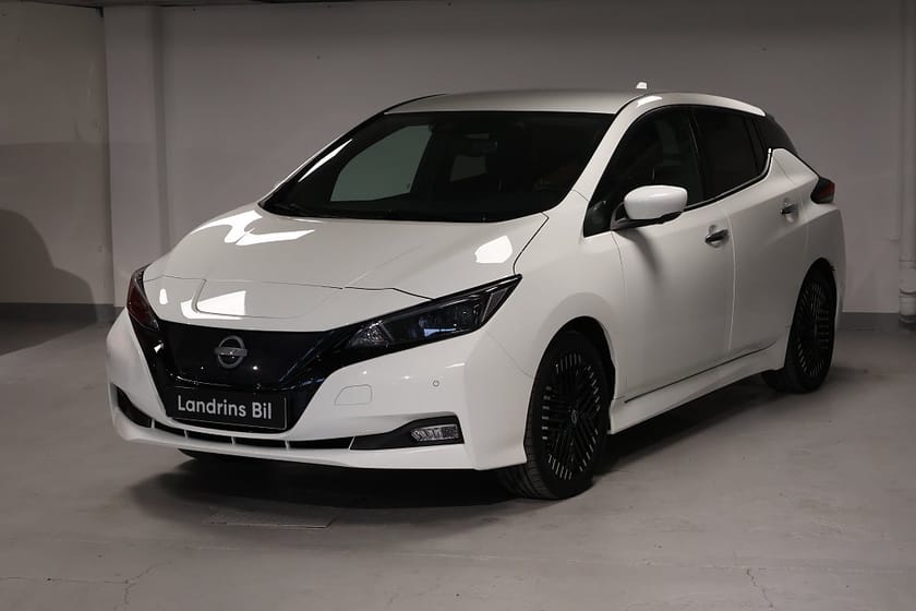 Bild 1 av Nissan Leaf N-Connecta 39kWh / V-hjul / PL=3.795:-