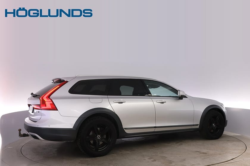 Bild 3 av Volvo V90 Cross Country D4 AWD Momentum Värmare Drag Ny Kamrem