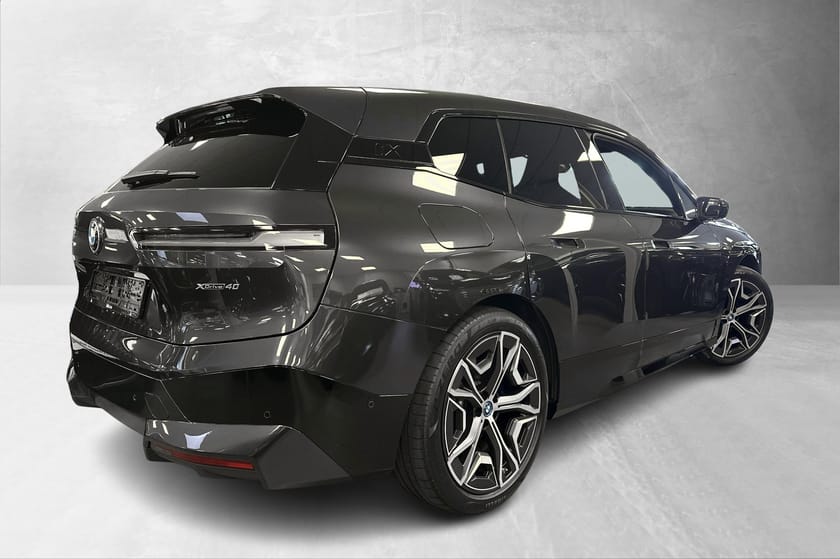 Bilde 3 av BMW iX xDrive40 40 Fully Charged, Sport, Laser, H/K, Multi, HUD, 22''